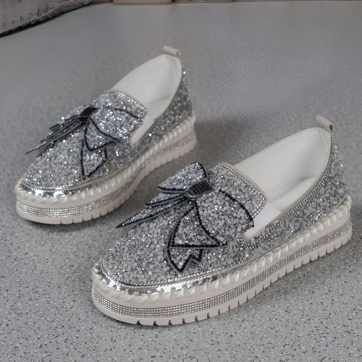 Isabeau – Rhinestone Bow Embellished Casual Loafers