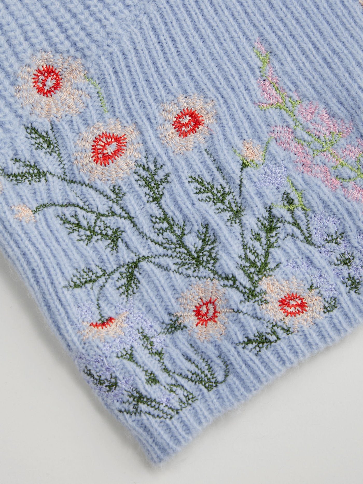 Éloïse – Embroidered Knit Crop Sweater