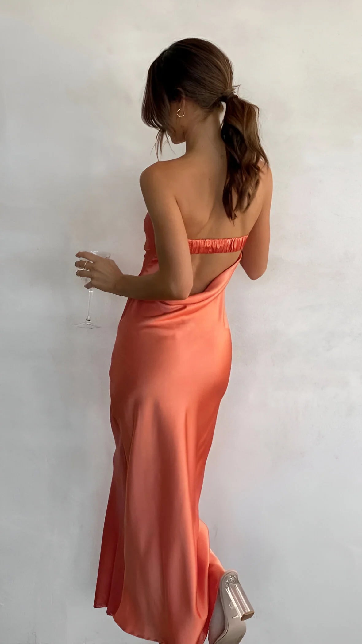 Aveline - Elegant Backless Silk Dress