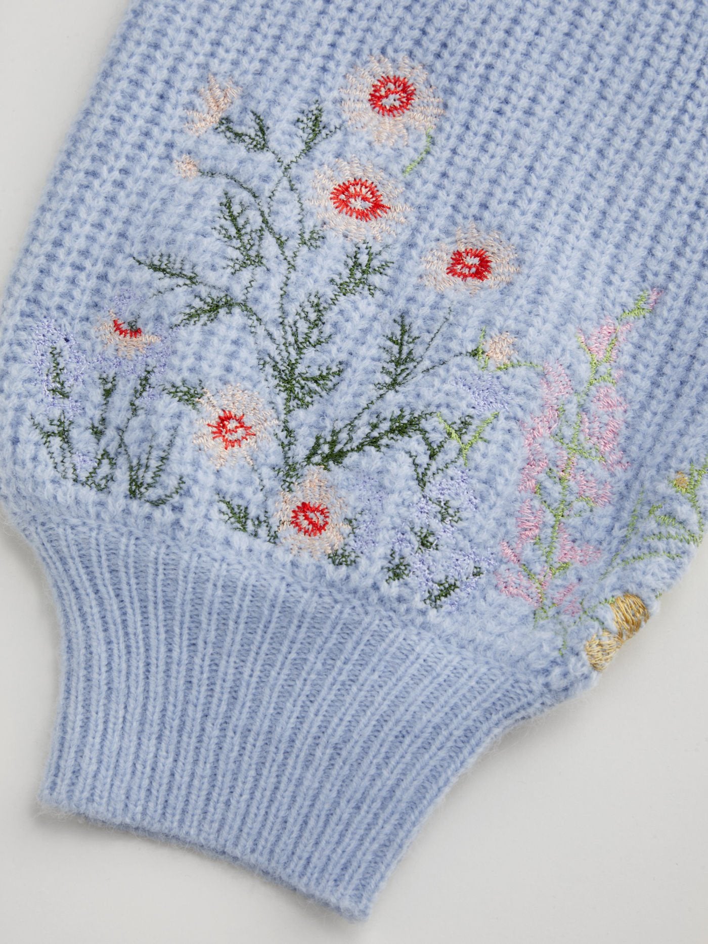 Éloïse – Embroidered Knit Crop Sweater