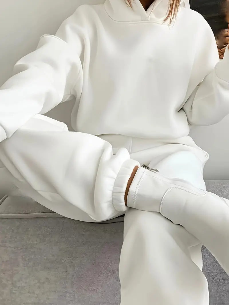 Żegomira - Casual Two-Piece Set with Hoodie and Pants