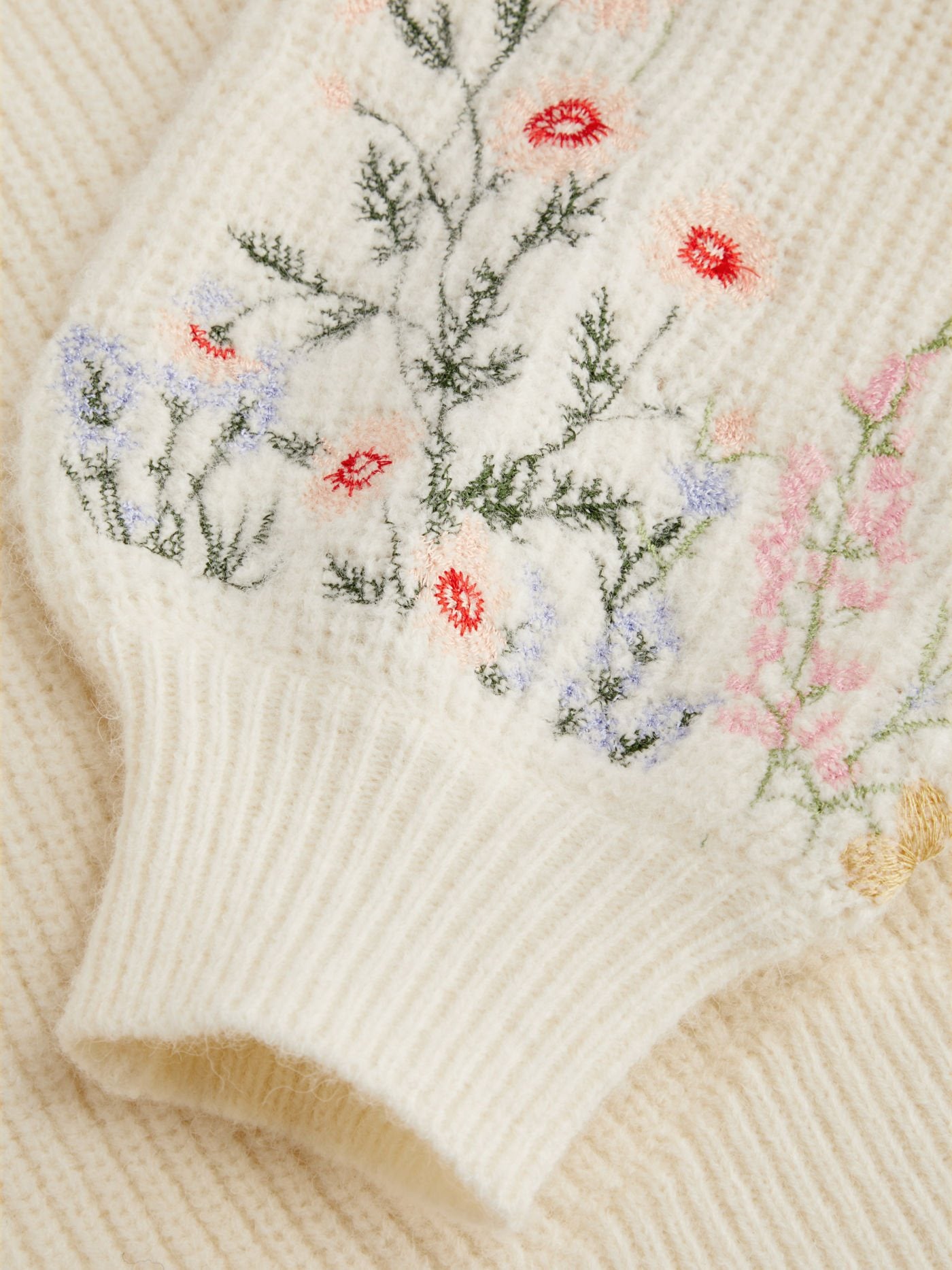 Éloïse – Embroidered Knit Crop Sweater