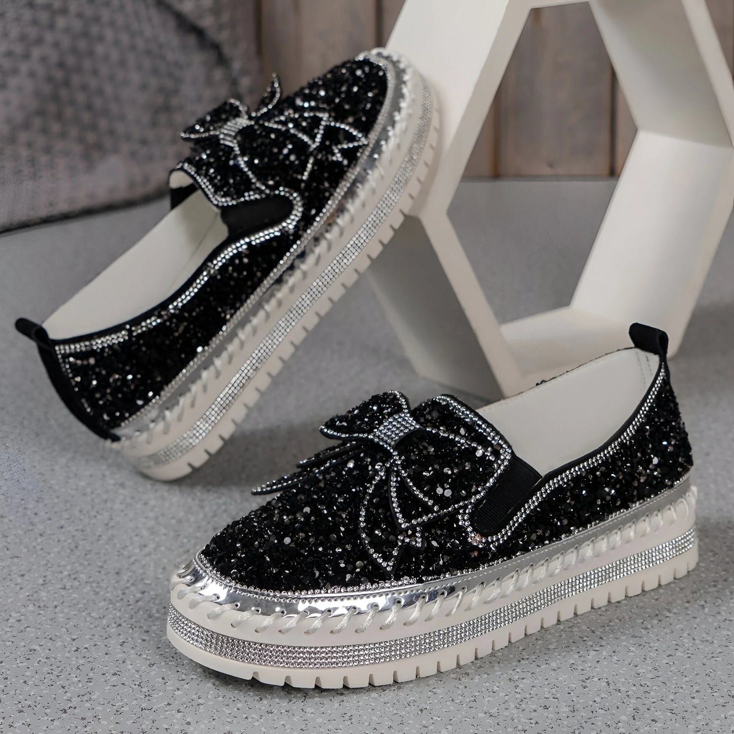 Isabeau – Rhinestone Bow Embellished Casual Loafers