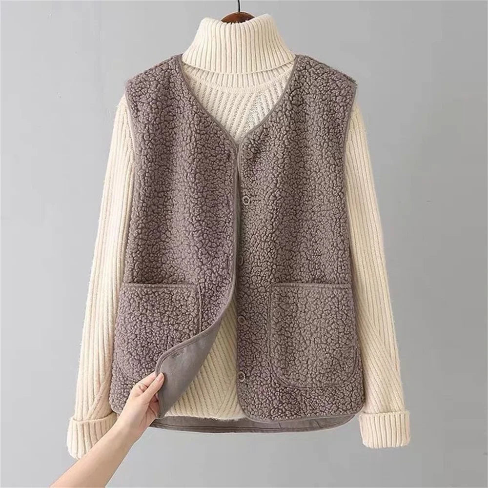 Cosette – Soft Fleece Button-Up Vest