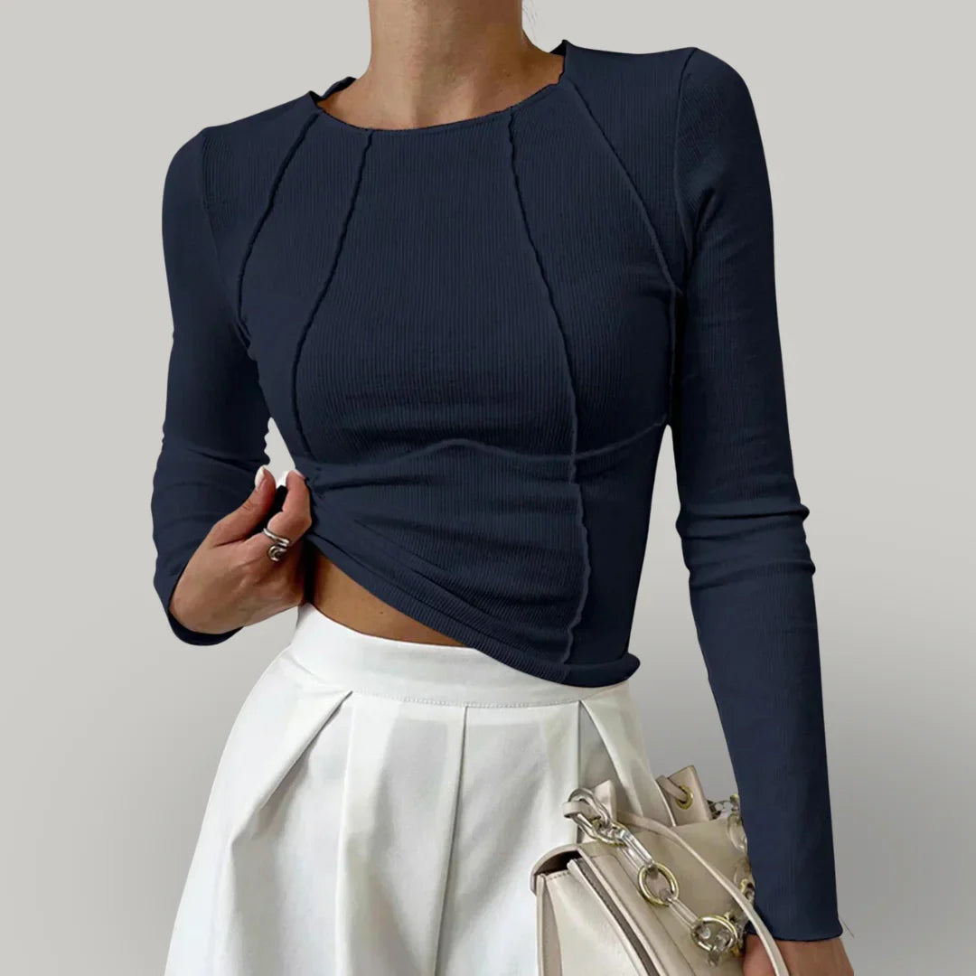 Tove – Fitted Pullover with Crew Neck