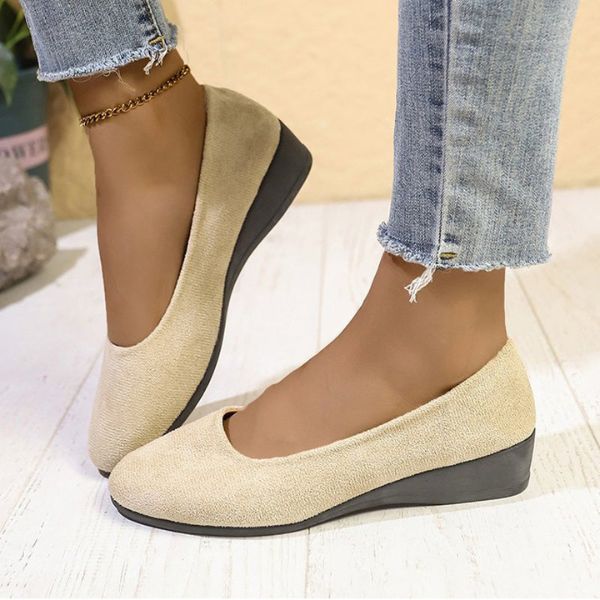 Elyna – Chic & Timeless Suede Loafers