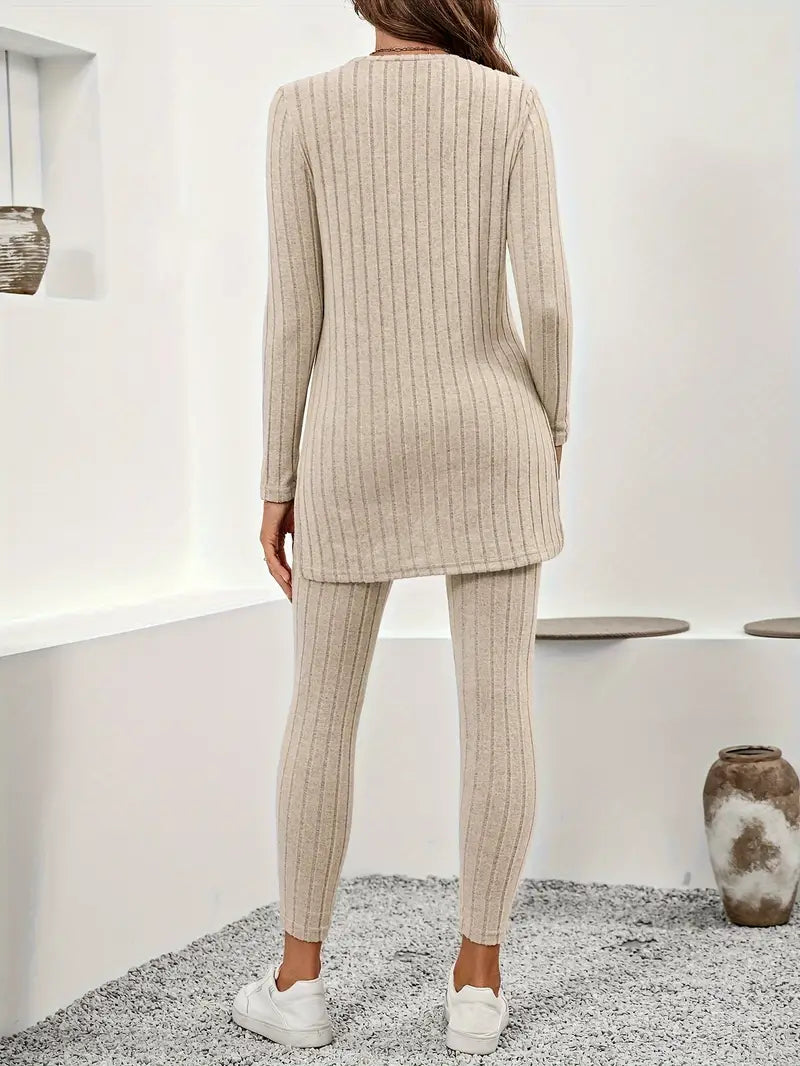 Sędzimirka - Casual Two-Piece Set with Top and Leggings