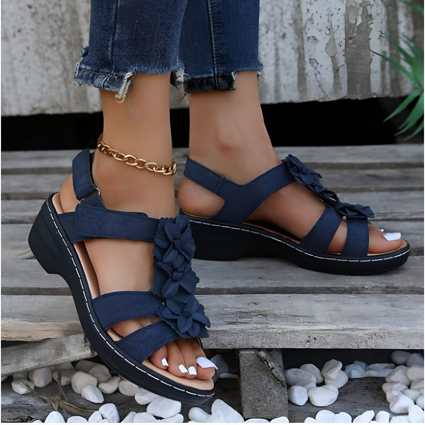 AGATHA - RETRO CHARM AND ORTHOPEDIC SUPPORT WEDGE SANDALS