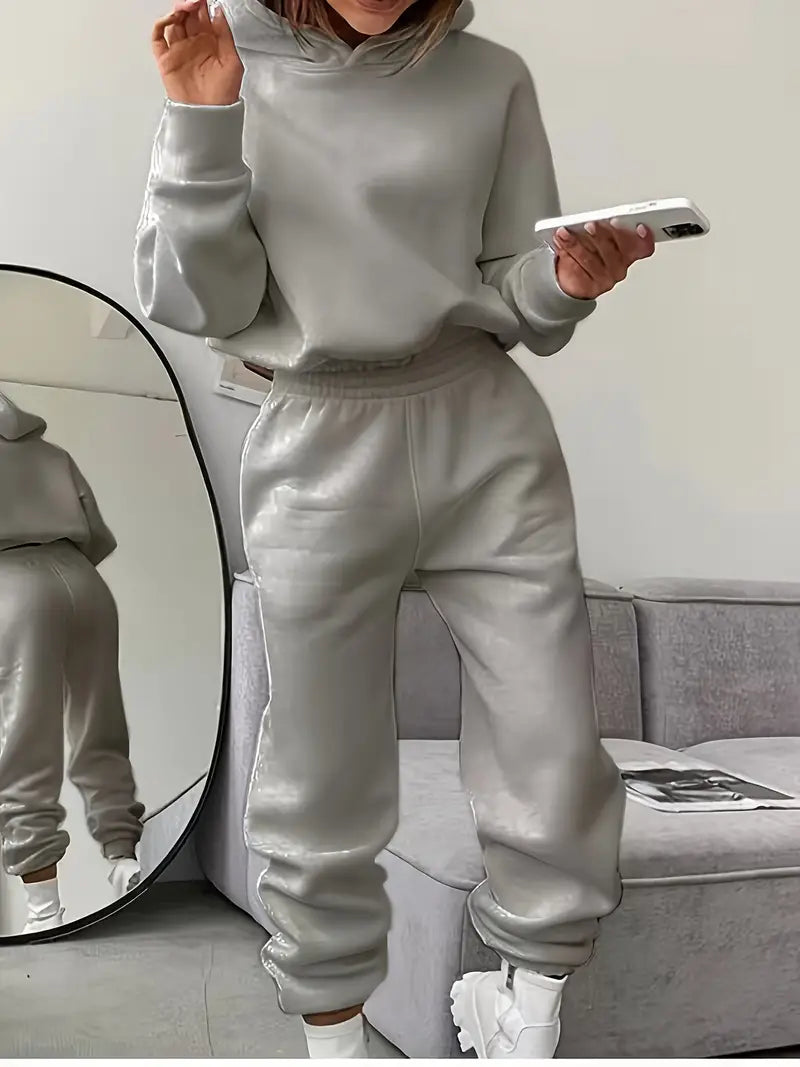 Żegomira - Casual Two-Piece Set with Hoodie and Pants