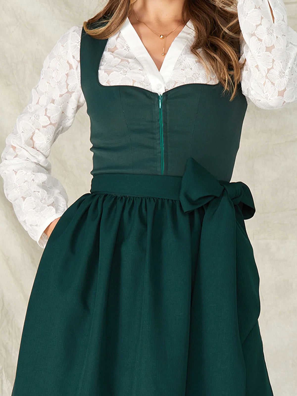 Maëlys – Open-Knit V-Neck Pullover