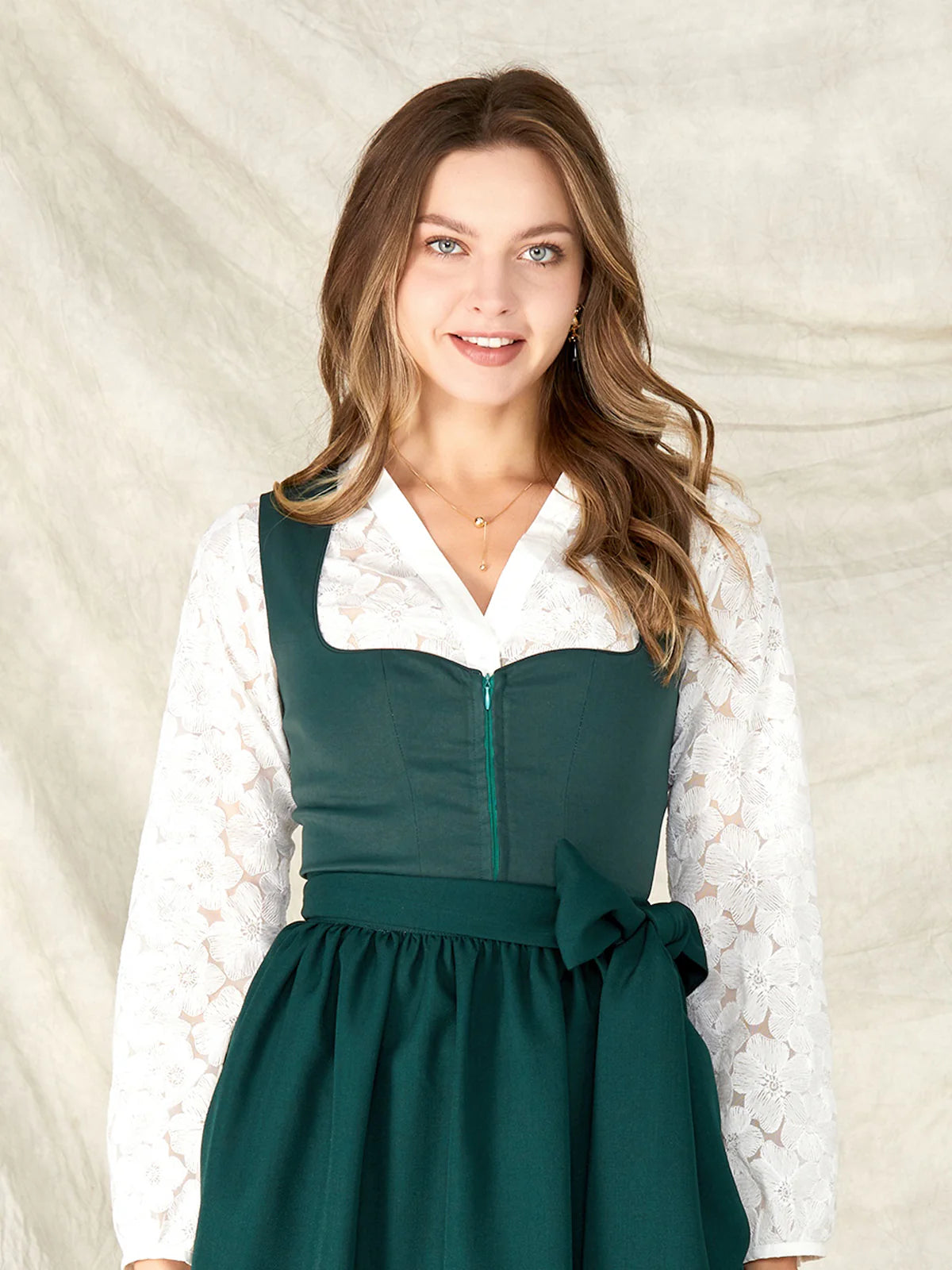 Maëlys – Open-Knit V-Neck Pullover