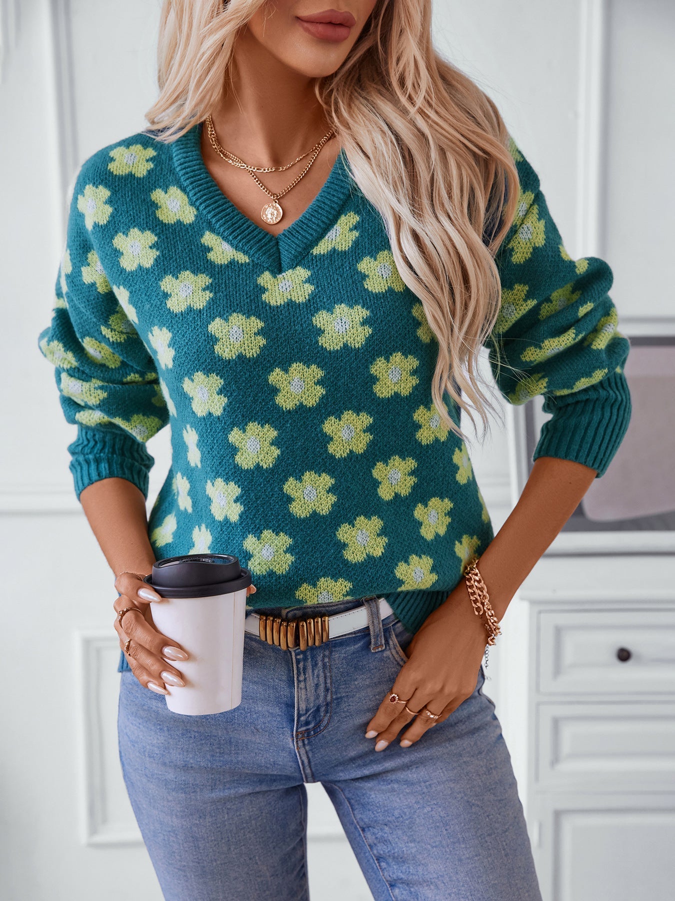 Maronika - Knit Sweater with Floral Pattern