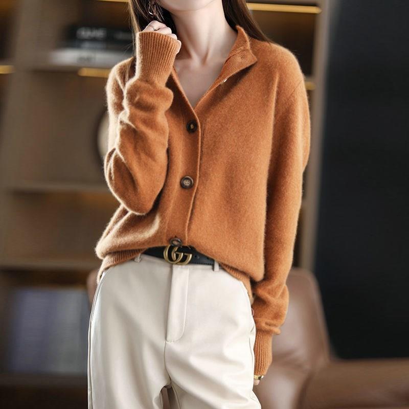 Elin – Elegant Button-Up Sweater