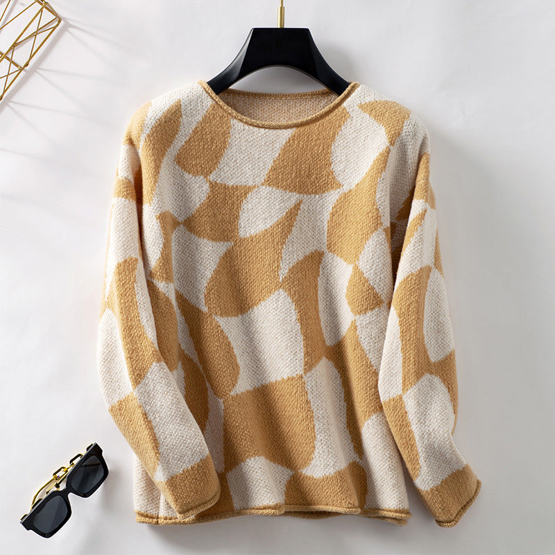 Solveig – Sweater with Geometric Pattern in Contrasting Color