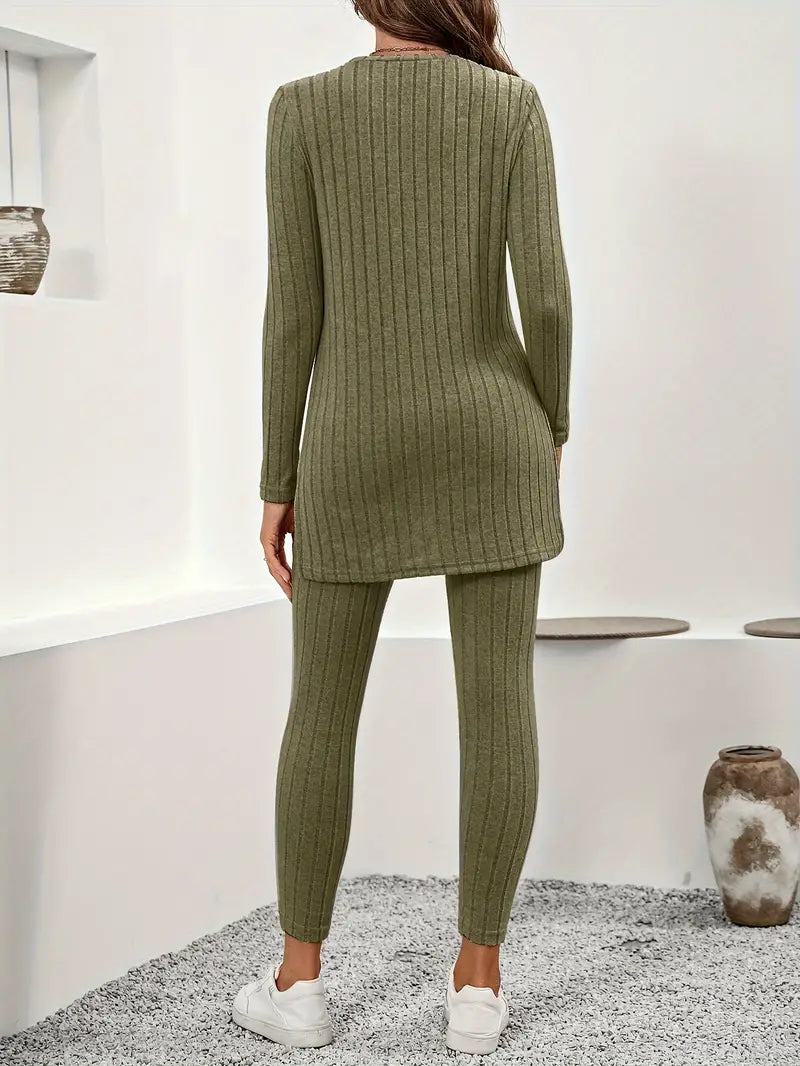Sędzimirka - Casual Two-Piece Set with Top and Leggings