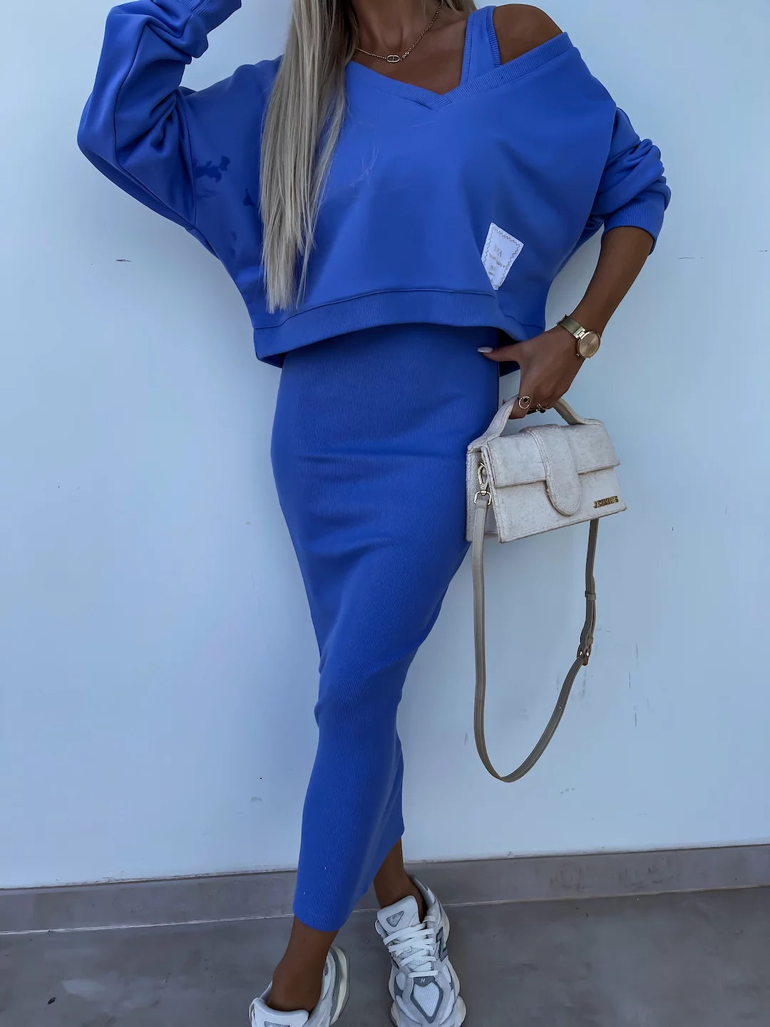 Aglaé – Bold & Elegant Midi Dress with Oversized Sweatshirt
