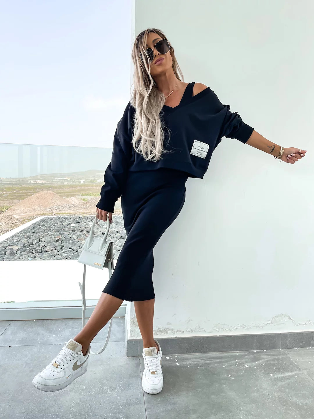 Aglaé – Bold & Elegant Midi Dress with Oversized Sweatshirt