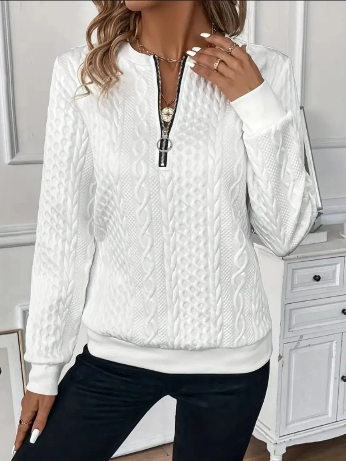 Sabine – Chic Cable Knit Zip-Up Sweater
