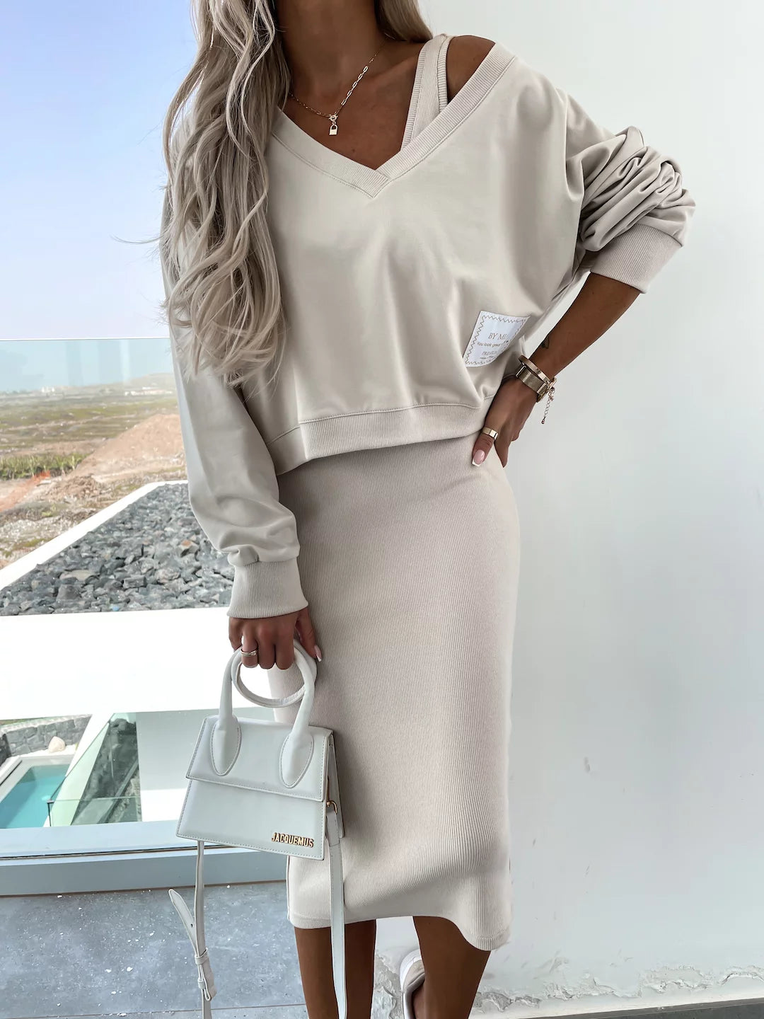 Aglaé – Bold & Elegant Midi Dress with Oversized Sweatshirt