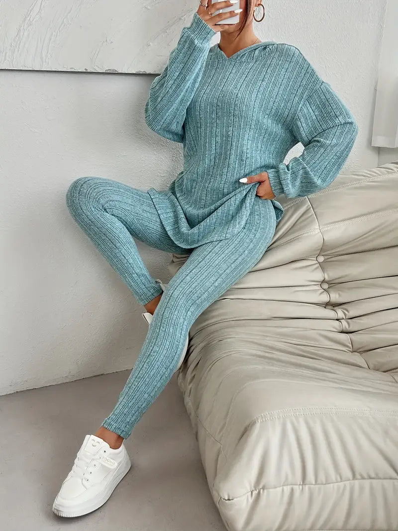 Witożena - Ribbed Two-Piece Set with Hoodie