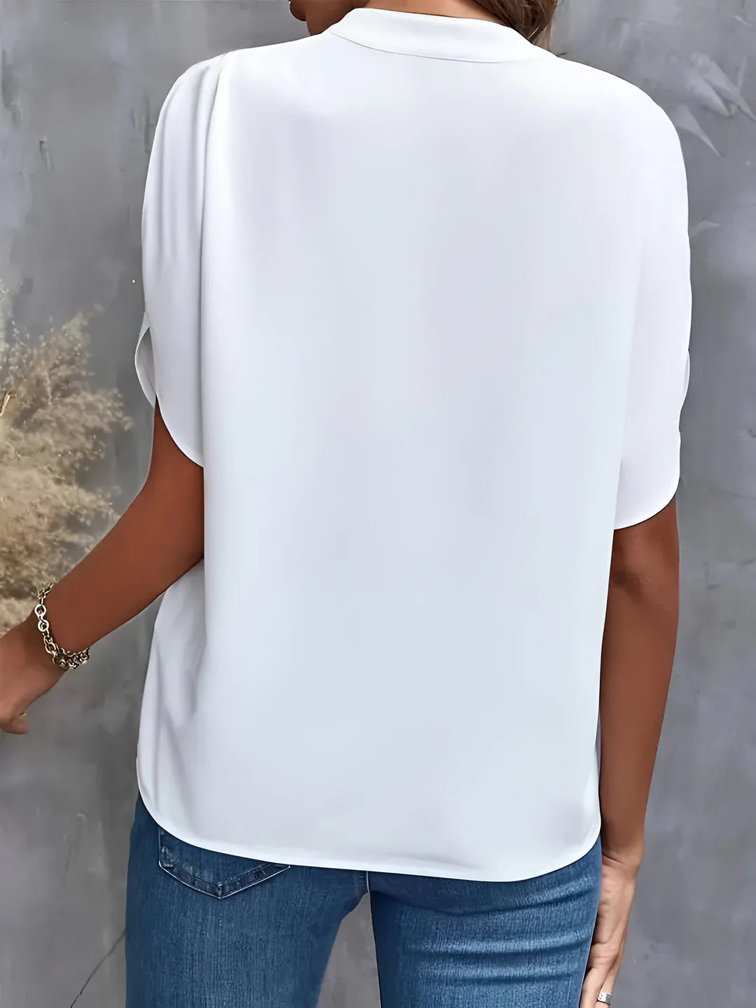 LIEKE - ELEGANT BLOUSE WITH NOTCH NECK