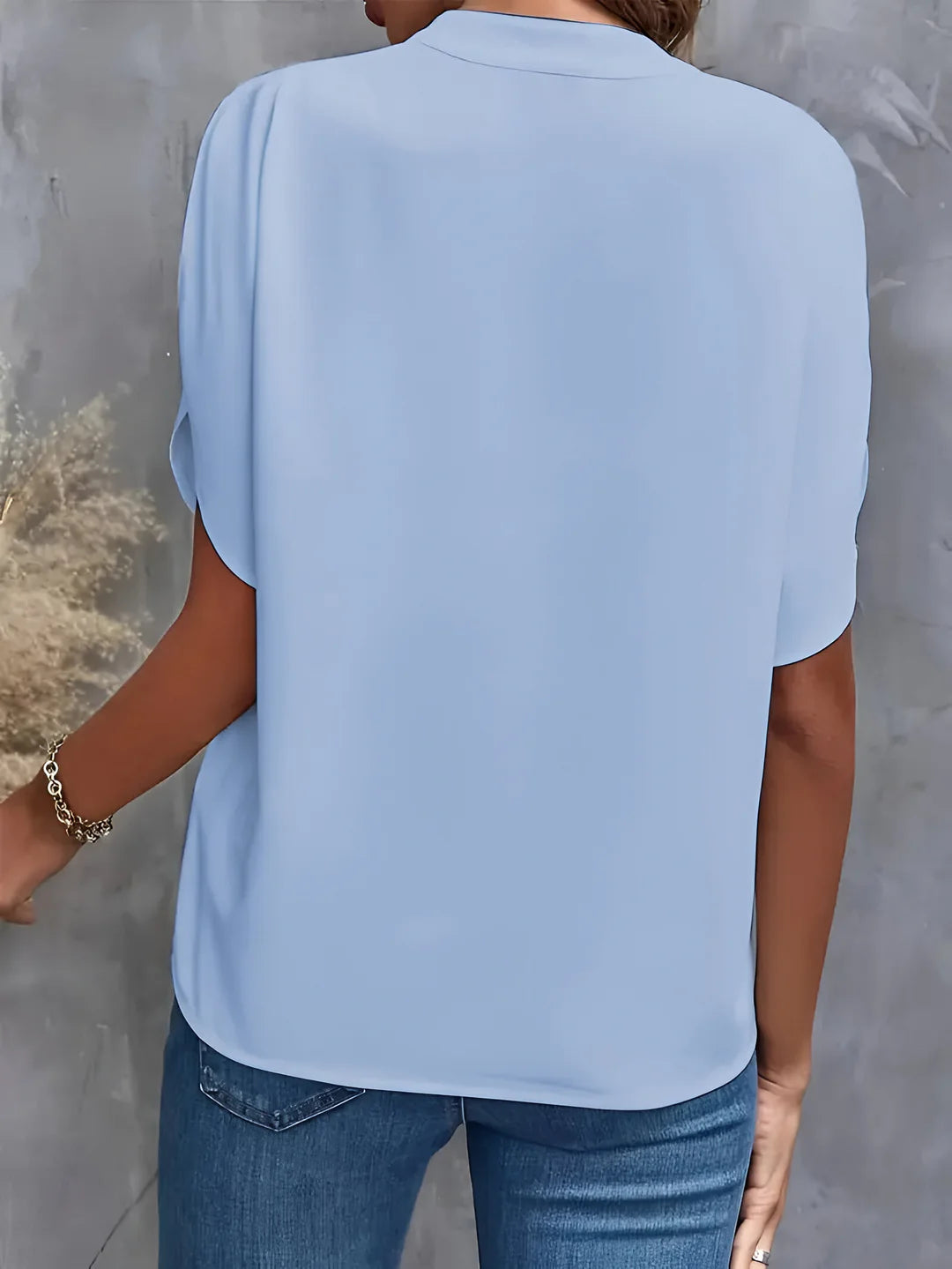 LIEKE - ELEGANT BLOUSE WITH NOTCH NECK