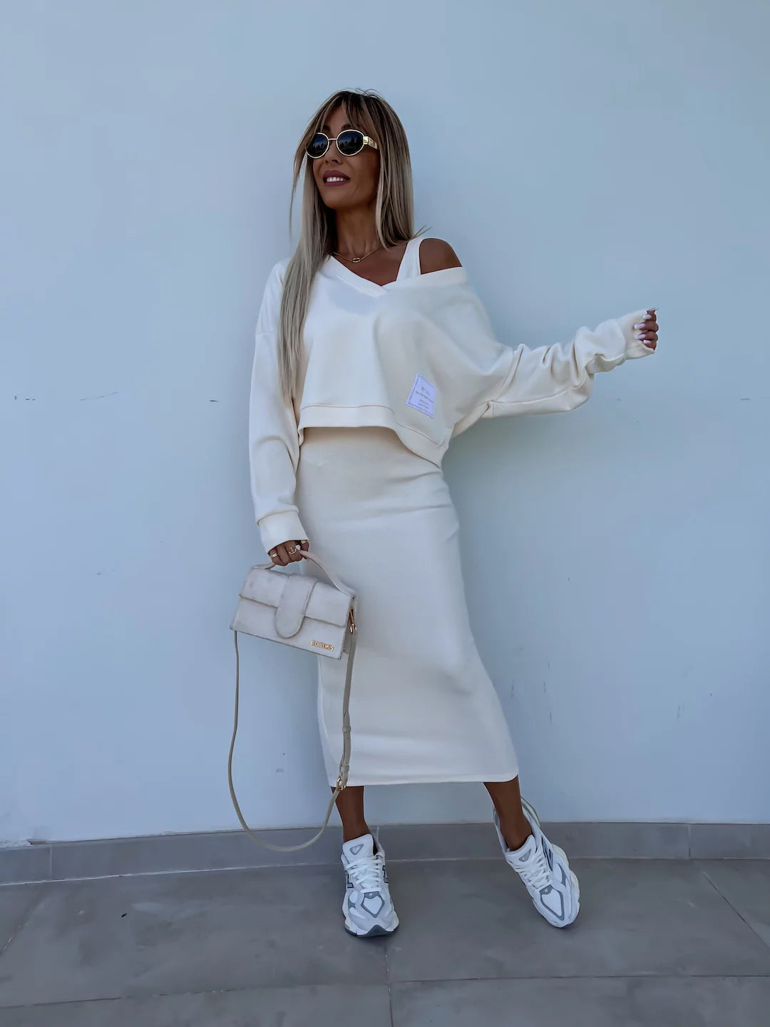 Aglaé – Bold & Elegant Midi Dress with Oversized Sweatshirt