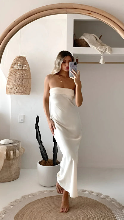 Aveline - Elegant Backless Silk Dress