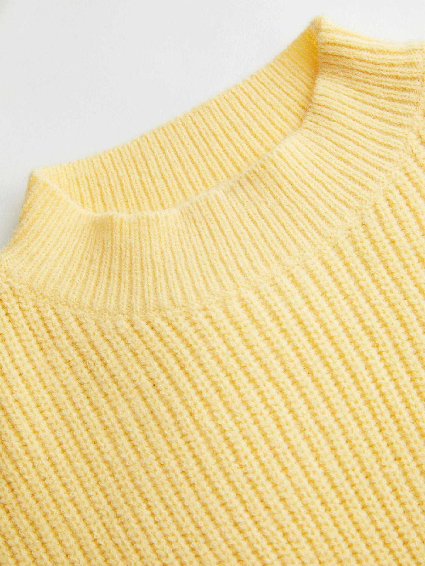 Éloïse – Embroidered Knit Crop Sweater