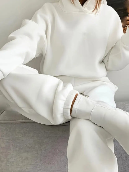 Żegomira - Casual Two-Piece Set with Hoodie and Pants