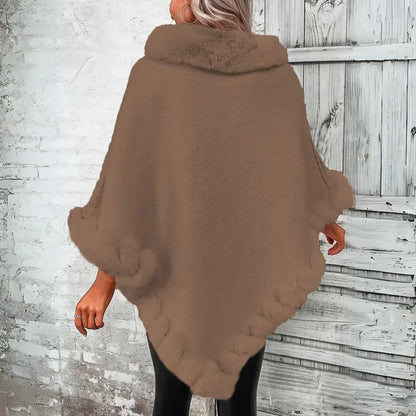 Hilda – Warm and cute Knit Cape