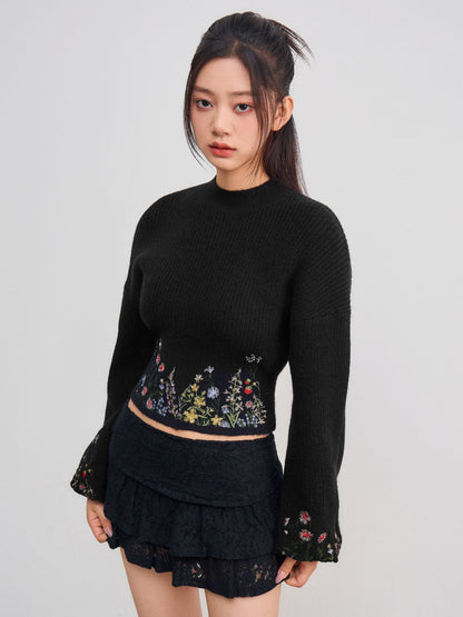 Éloïse – Embroidered Knit Crop Sweater