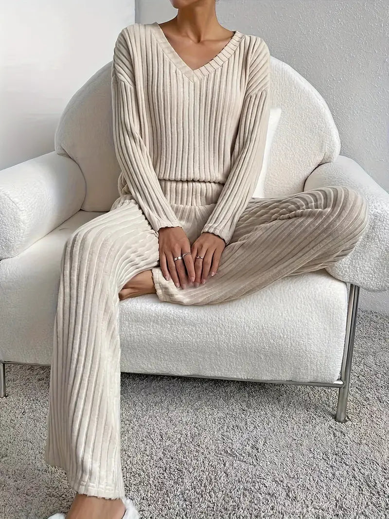 Wrocisława - V-Neck Top and Loose Pants Set