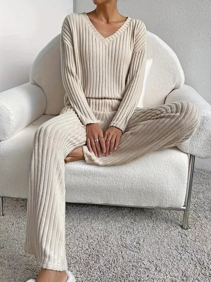 Wrocisława - V-Neck Top and Loose Pants Set