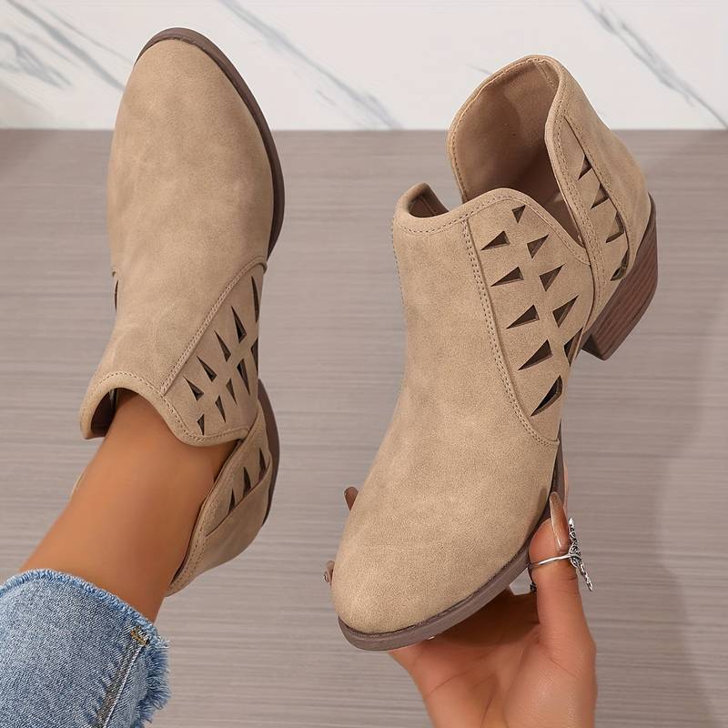 LIV - STYLISH AND VERSATILE BOOTS