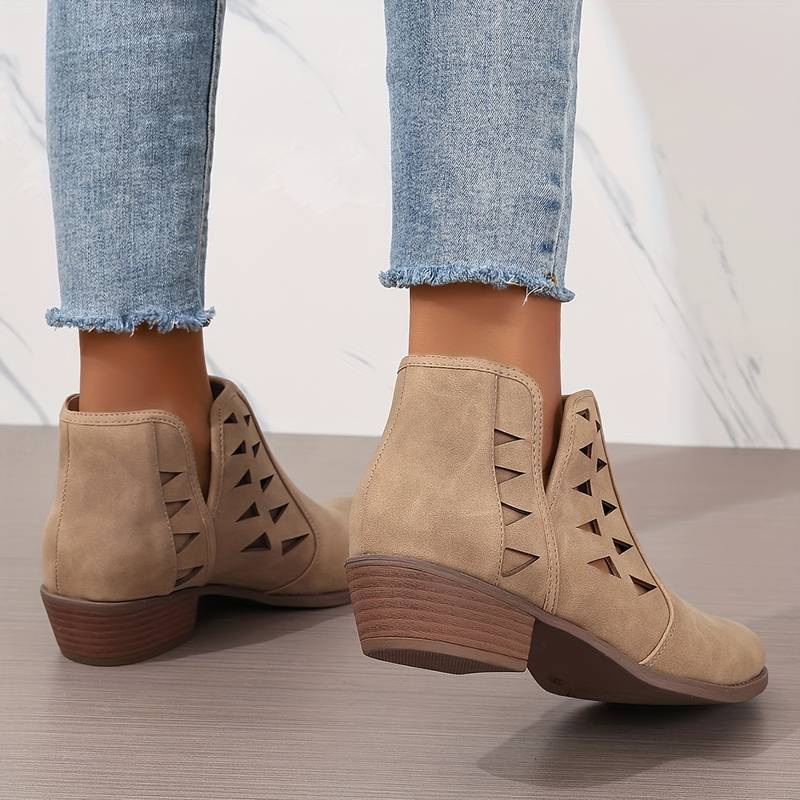 LIV - STYLISH AND VERSATILE BOOTS