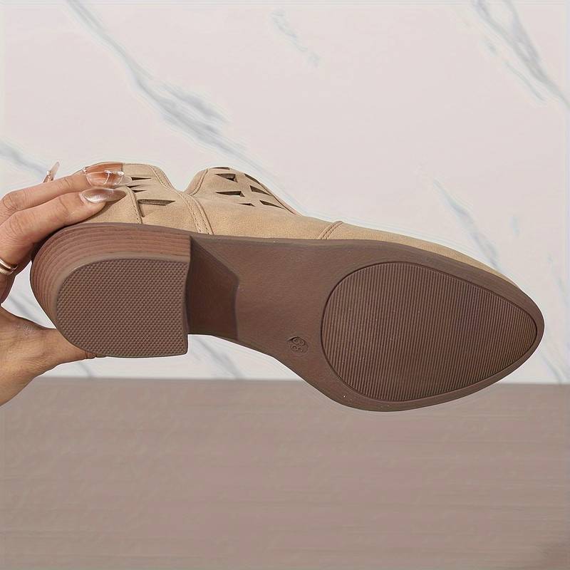 LIV - STYLISH AND VERSATILE BOOTS