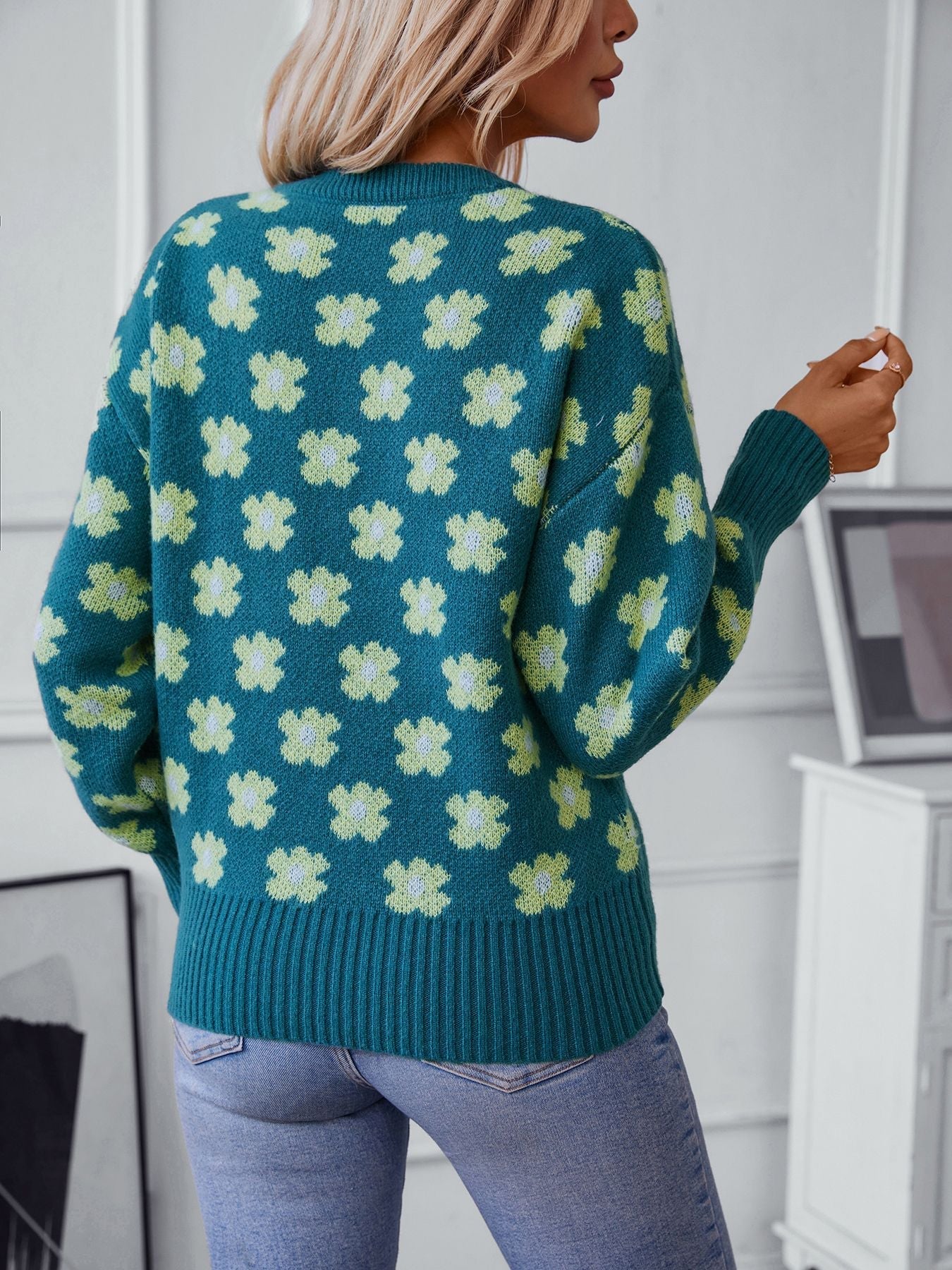 Maronika - Knit Sweater with Floral Pattern