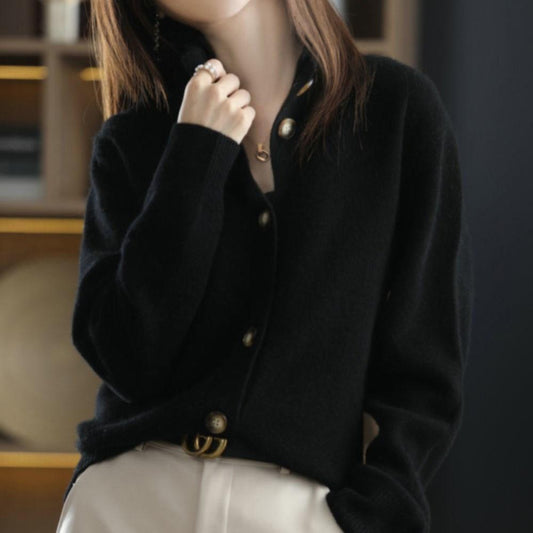 Elin – Elegant Button-Up Sweater