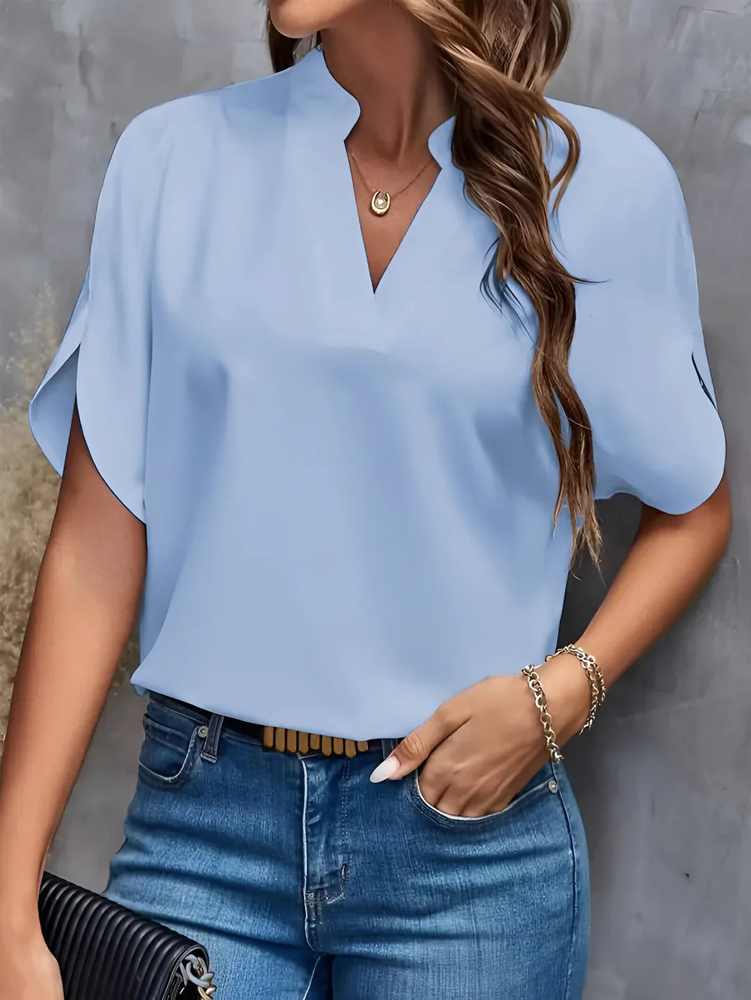 LIEKE - ELEGANT BLOUSE WITH NOTCH NECK